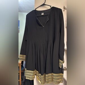 NWOT Artizara Sultana Black and Gold Tunic Size 16